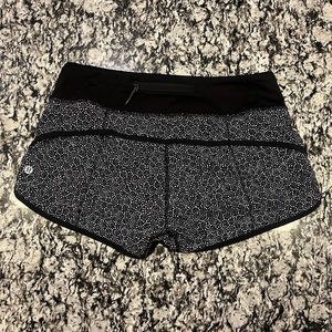 Lululemon Speed Up Low-Rise Lined Short 2.5”